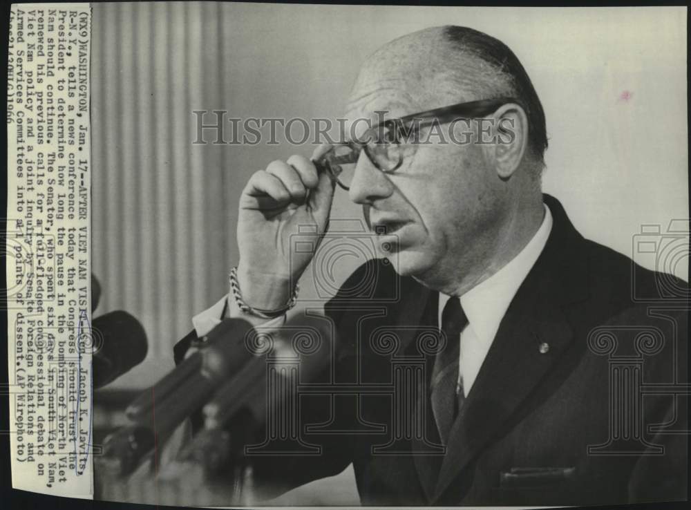 1966 Press Photo Senator Jacob Javits at Washington news conference. - now18435