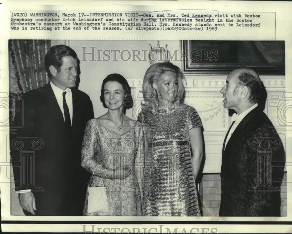 1969 Press Photo Senator and Mrs. Kennedy with conductor Leinsdorf and wife