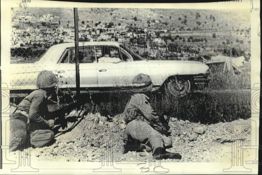 1970 Press Photo Israeli soldiers keep watch on bombed guerrilla area, Lebanon
