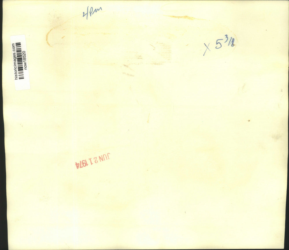 1974 Press Photo Lebanon-Bourj el Shemali refugees search debris for victims