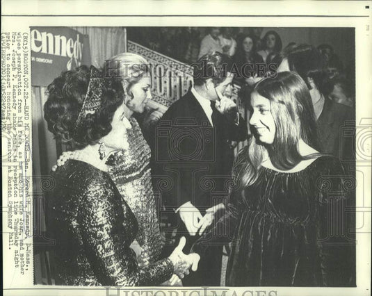 1970 Press Photo Senator and Mrs. Kennedy with Mrs.Joseph Kennedy at reception