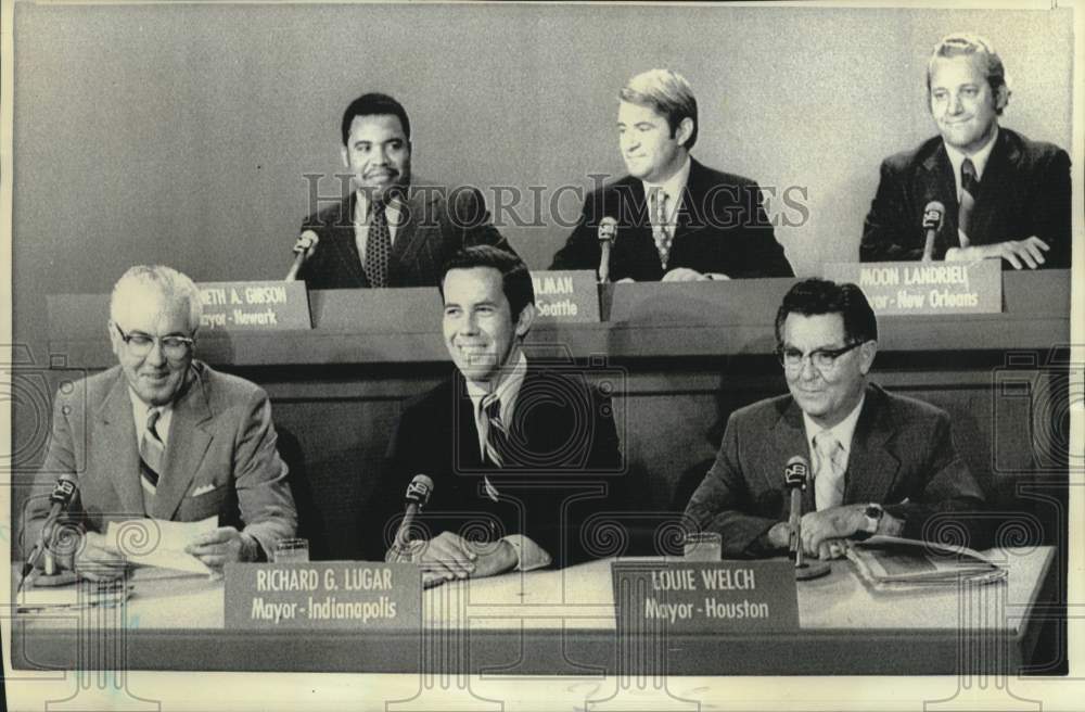 1971 Press Photo Moon Landrieu and other mayors on "Meet the Press." - now18594