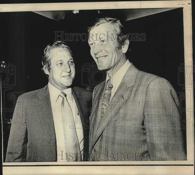 Load image into Gallery viewer, 1974 Press Photo Mayors Landrieu and Lindsay at House Ways and Means Committee
