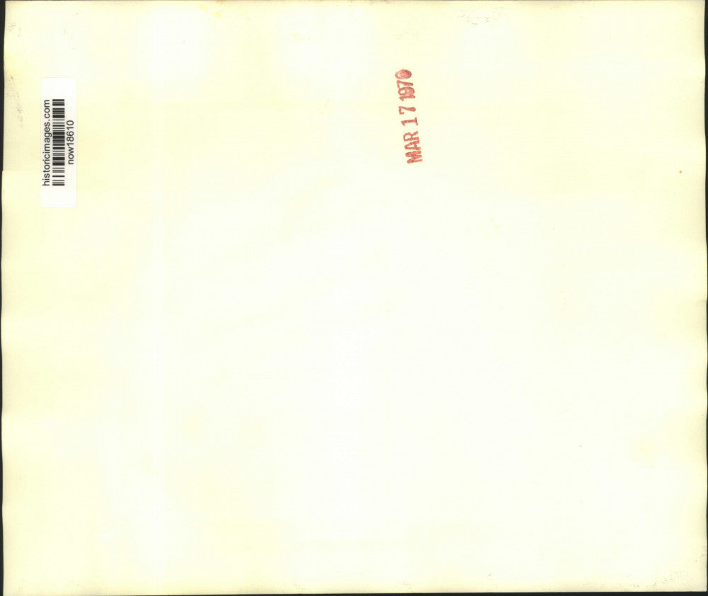 1976 Press Photo Mayor Moon Landrieu chats with Senator Humphrey in Washington