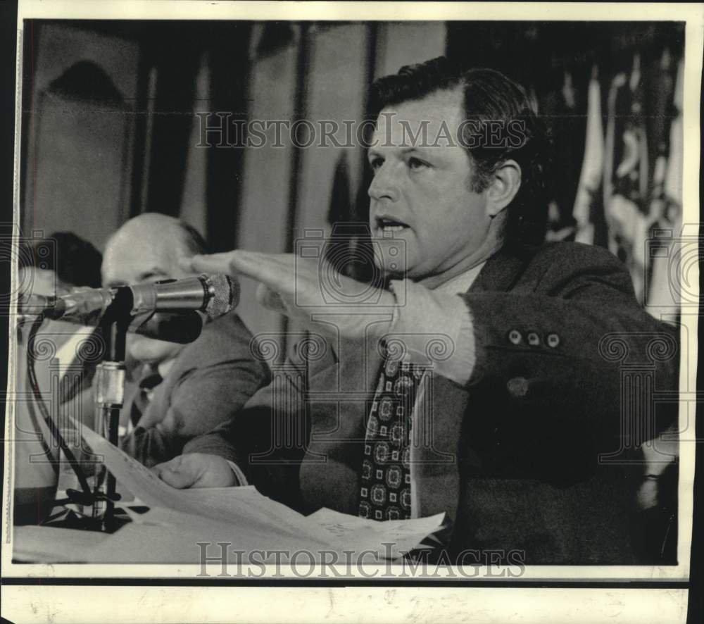 1974 Press Photo Senator Edward Kennedy at National Conference in Seattle
