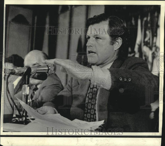1974 Press Photo Senator Edward Kennedy at National Conference in Seattle