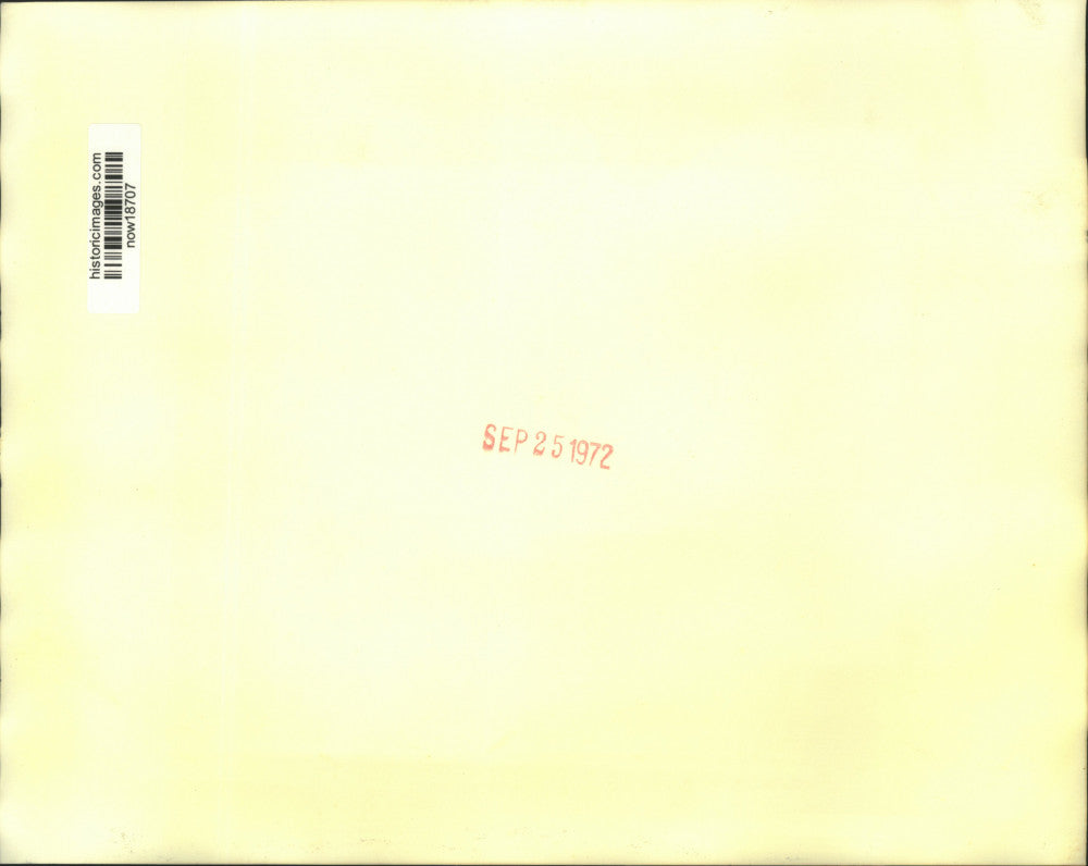 1972 Press Photo Senator Kennedy walks with Tennessee football Coach Battle