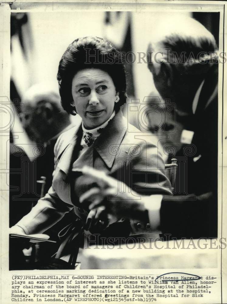 1974 Press Photo Princess Margaret listens to William Van Allen in Philadelphia