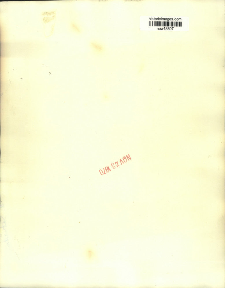Load image into Gallery viewer, 1970 Press Photo Nguyen Thanh Le points on map of U.S. bomb raids in N. Vietnam
