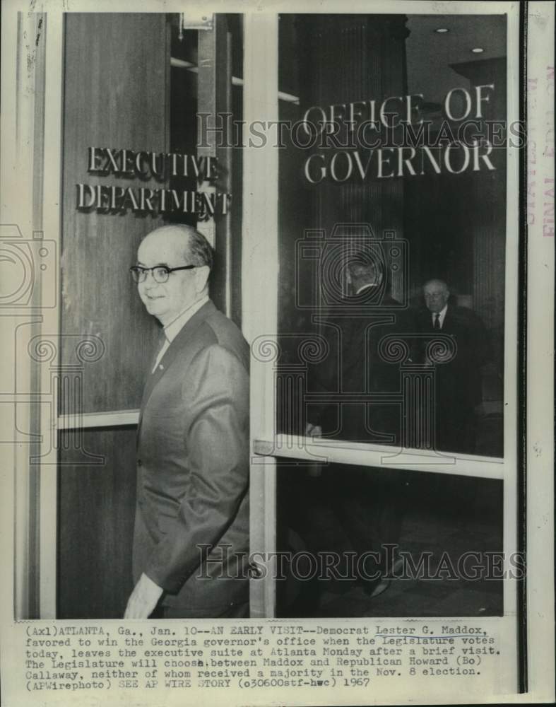 1967 Press Photo Lester Maddox leaves executive suite of Office of Governor