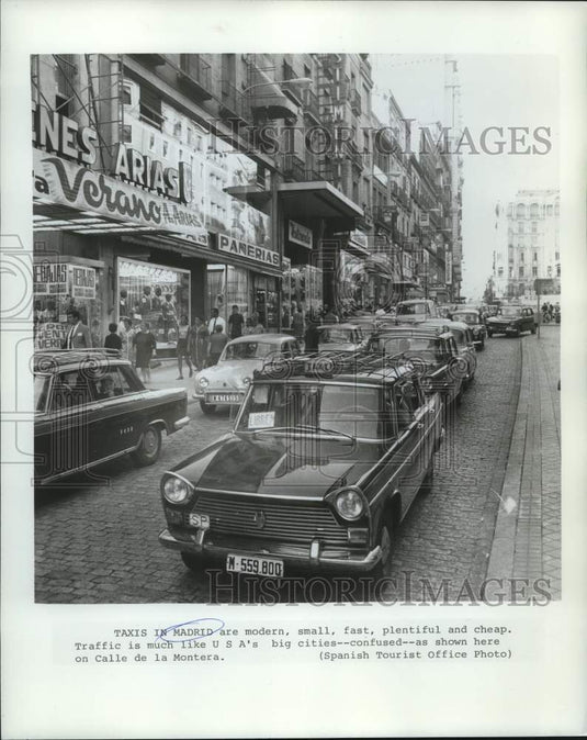 1971 Press Photo Taxi in Madrid, Spain's traffic congestion - now18925