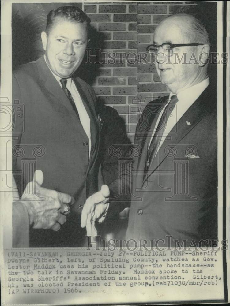 1968 Press Photo Governor Maddox and Sheriff Gilbert greet in Savannah, Georgia