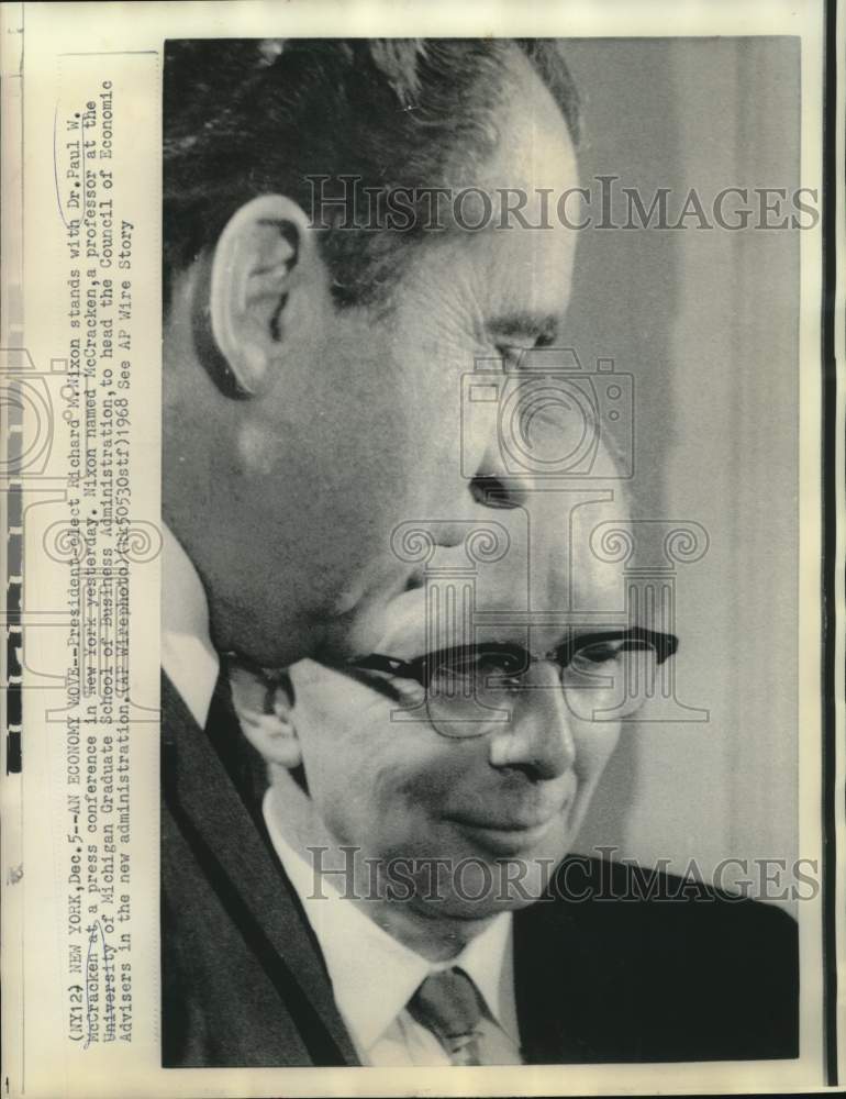 1968 Press Photo President-elect Nixon and Dr. Paul McCracken at news conference