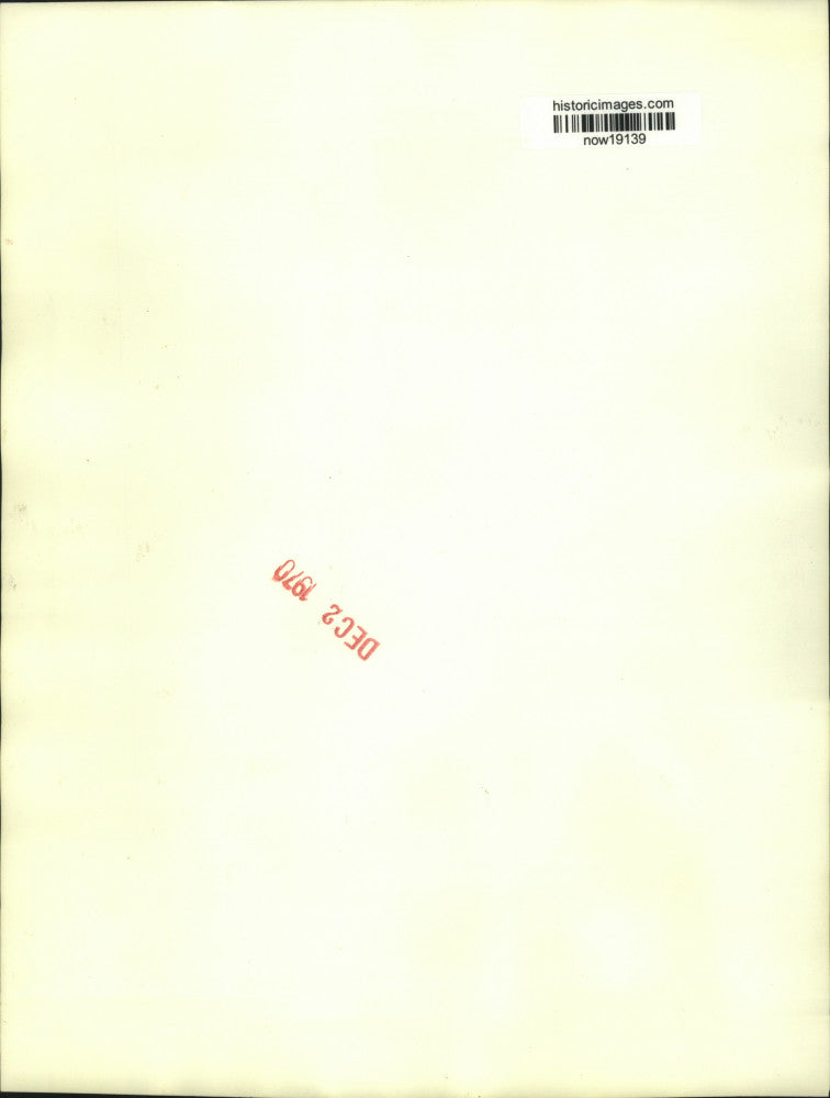 1970 Press Photo Paul McCracken discusses inflation alert with newsmen