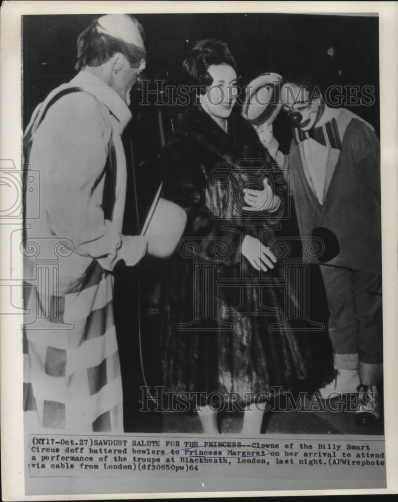 1964 Press Photo Billy Smart Circus clowns greet Princess Margaret in Blackheath