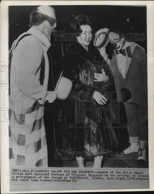 1964 Press Photo Billy Smart Circus clowns greet Princess Margaret in Blackheath