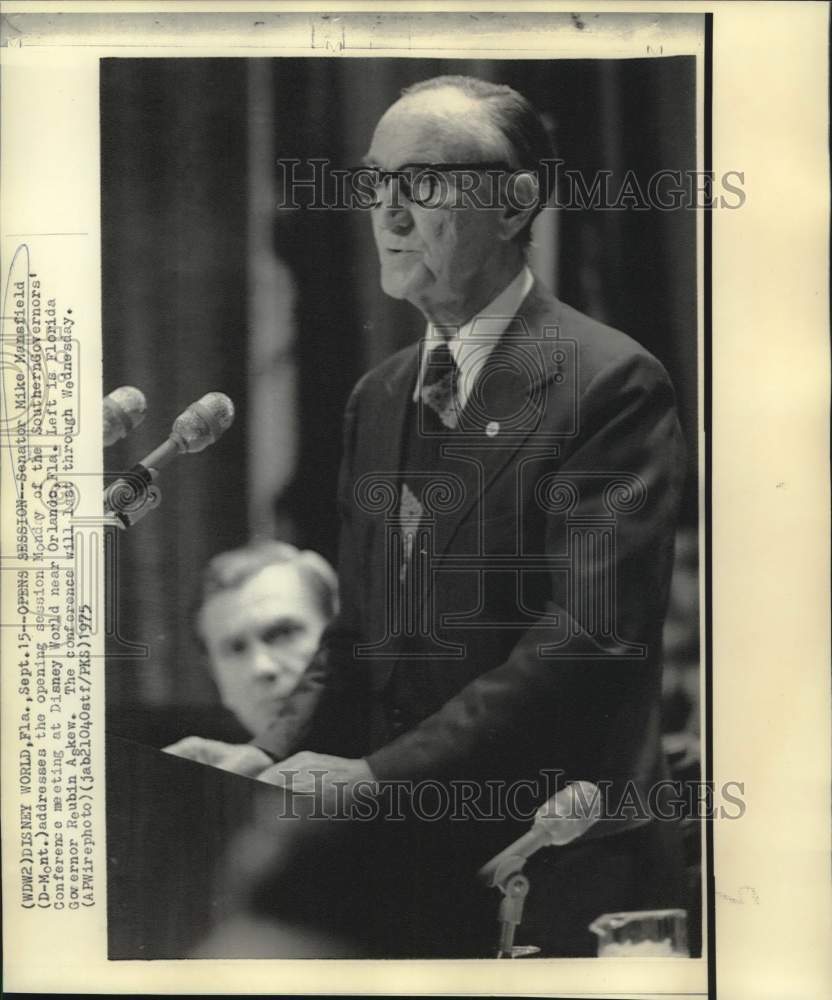1975 Press Photo Senator Mike Mansfield addresses Southern Governors' Conference