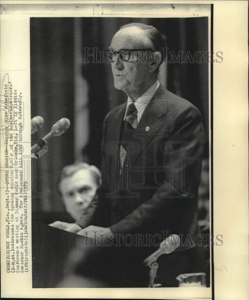 Load image into Gallery viewer, 1975 Press Photo Senator Mike Mansfield addresses Southern Governors' Conference

