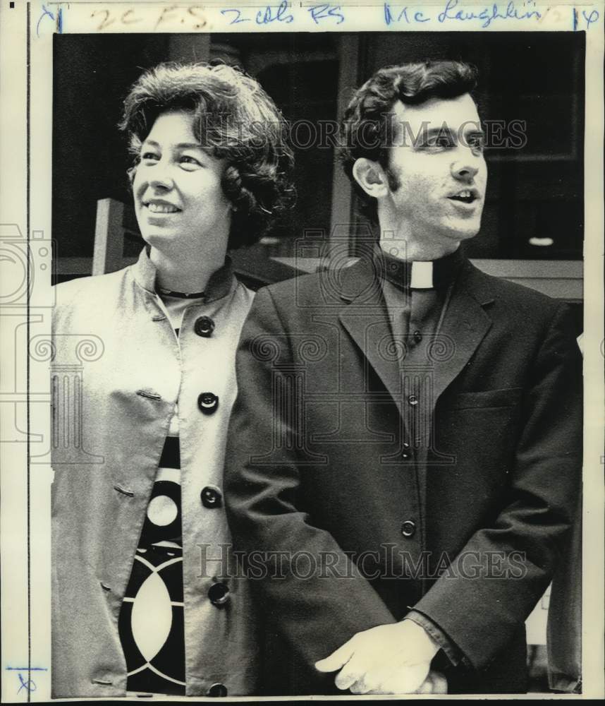 Press Photo Neil McLaughlin, Elizabeth McAlister leave federal building, Penn.
