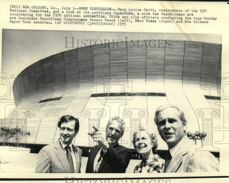 Load image into Gallery viewer, 1975 Press Photo Political figures tour Louisiana Superdome - now19512
