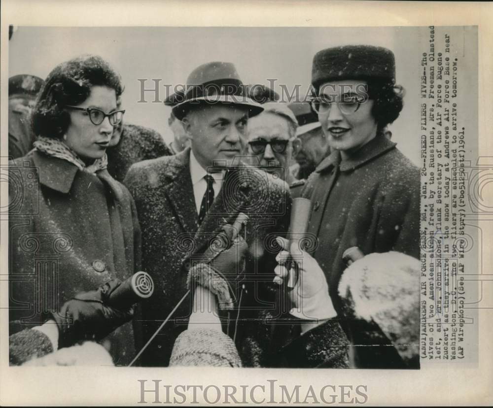1961 Press Photo Mrs. John McKone and others at Andrews AFB, await freed fliers