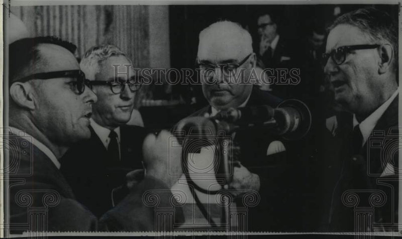 Load image into Gallery viewer, 1967 Press Photo Representative Jesse McLain and others at House Affairs hearing
