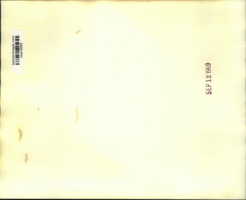 Load image into Gallery viewer, 1969 Press Photo Assistant Attorney General Richard McLaren at news conference
