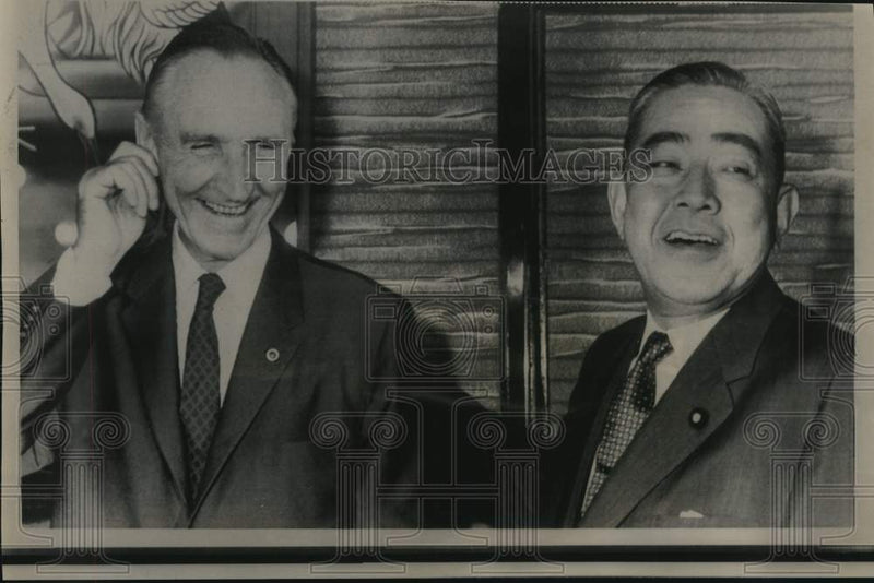 Load image into Gallery viewer, 1967 Press Photo Senate Majority Leader Mansfield and Japan's Sato confer
