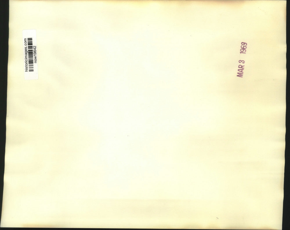 1969 Press Photo Senator Mike Mansfield gets Cape Kennedy tour by "Pete" Conrad