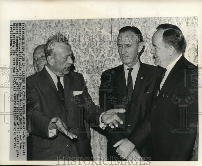 Load image into Gallery viewer, 1964 Press Photo Senators Mansfield, Dirksen and Humphrey confer in Washington
