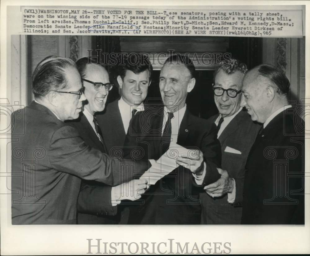 1965 Press Photo Senator Mike Mansfield and others pose with winning tally sheet