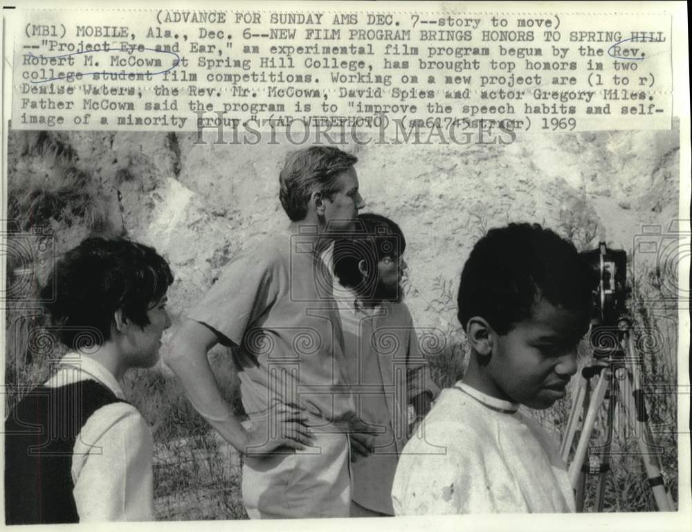 1969 Press Photo Experimental film program &#39;Project Eye and Ear&quot; begun by McCown