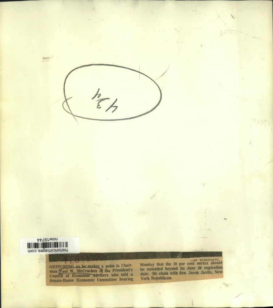 1969 Press Photo Paul McCracken and Senator Javits chat in Washington