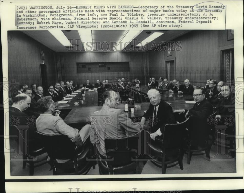 1969 Press Photo Treasury Secretary Kennedy and others meet bank officials
