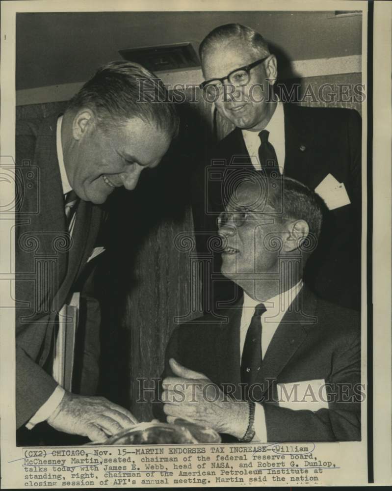 Load image into Gallery viewer, 1967 Press Photo William McChesney Martin with Webb and Dunlop at API's meeting
