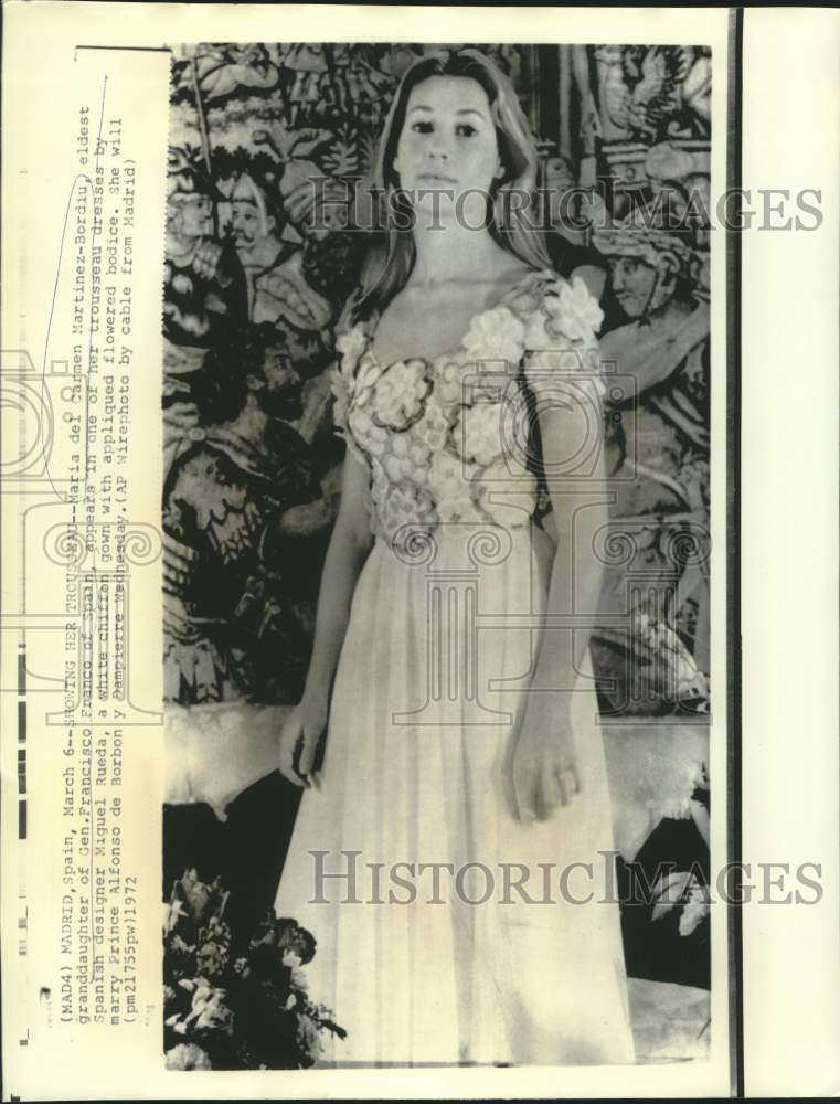 1972 Press Photo Maria del Carme Martinez-Bordiu in trousseau gown - now20199