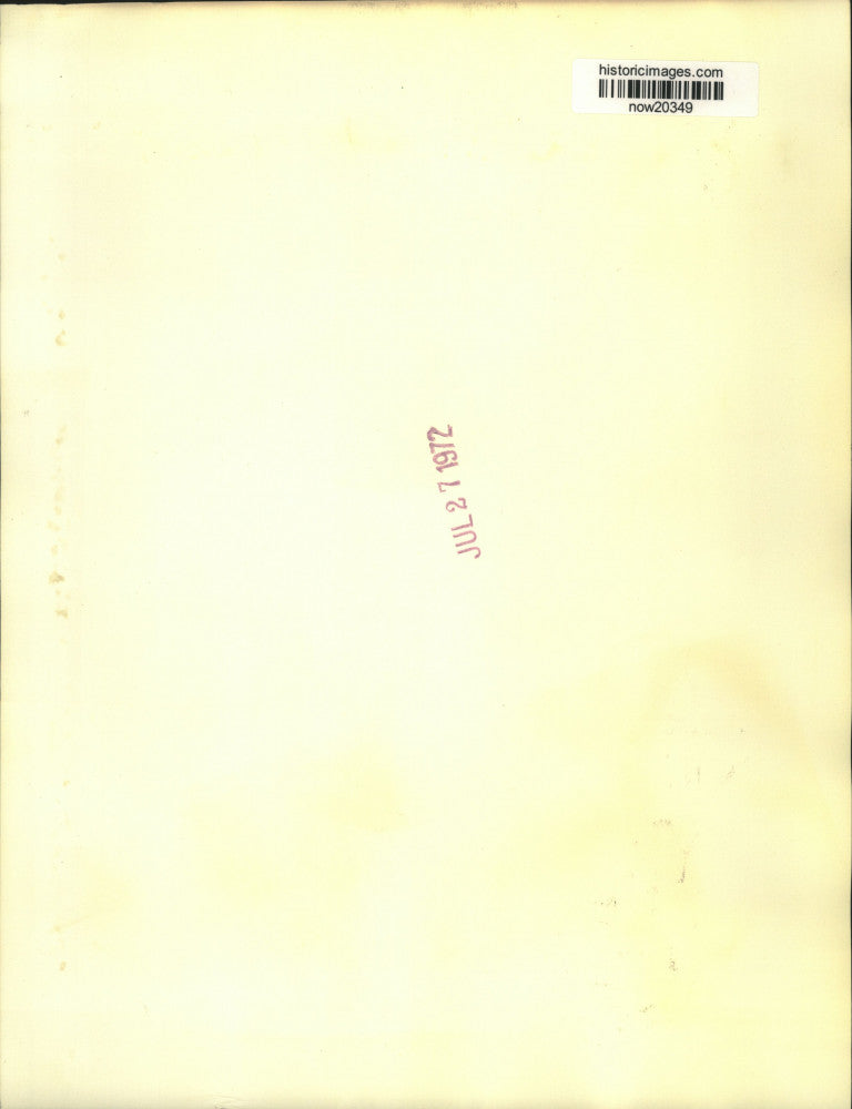 1972 Press Photo Clark MacGregor gestures at New York City news conference