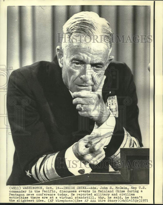 1971 Press Photo Admiral John McCain at Pentagon news conference - now20366