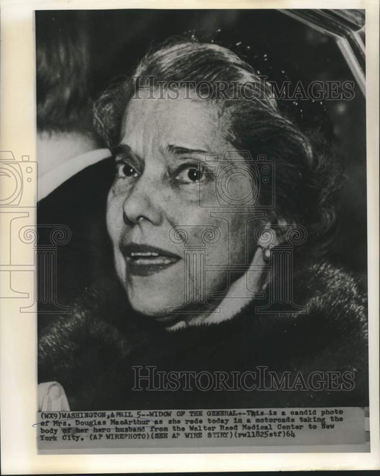 1964 Press Photo Mrs. Douglas MacArthur in motorcade from Walter Reed Hospital