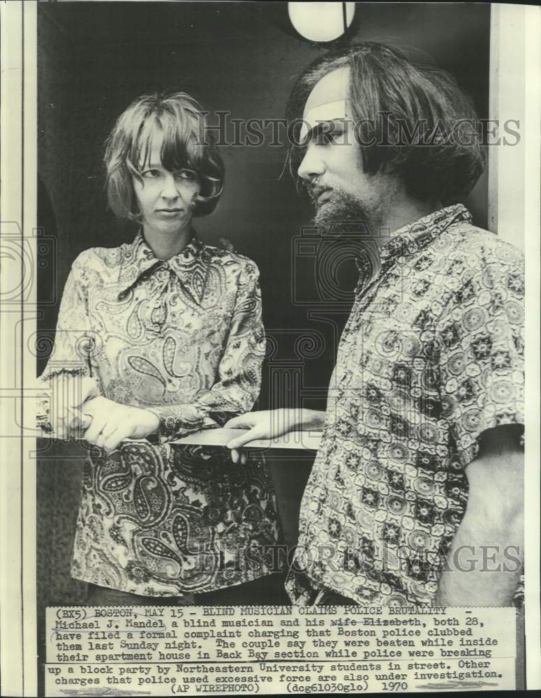 Load image into Gallery viewer, 1970 Press Photo Blind musician Michael and wife claim police brutality

