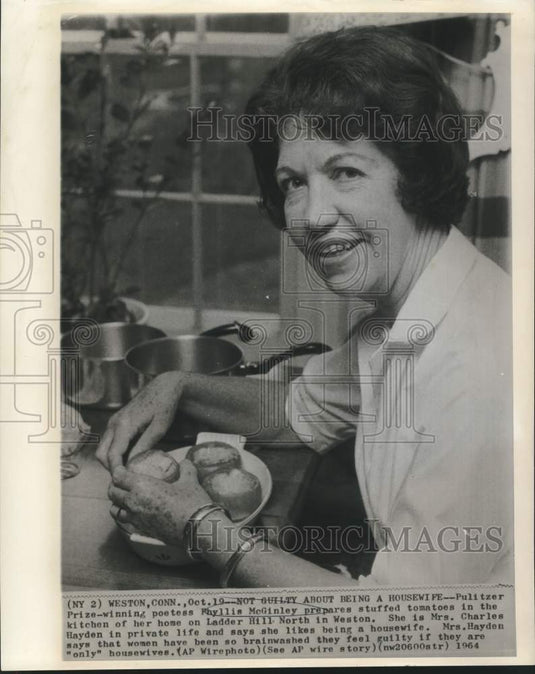 1964 Press Photo Pulitzer Prize-winner poetess Phyllis McGinley interviewed