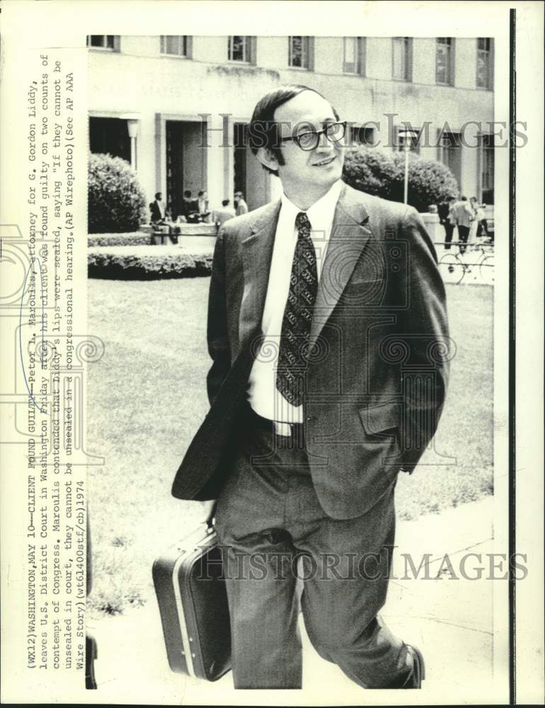 1974 Press Photo G. Gordon Liddy's attorney Maroulis leaves US District Court