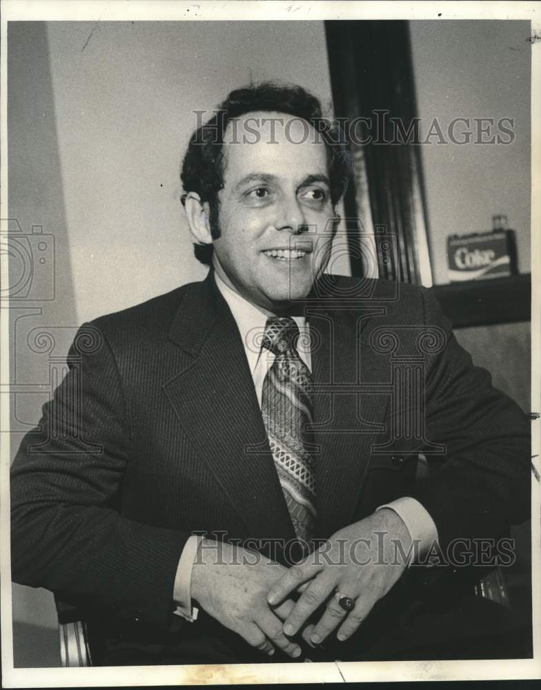 1972 Press Photo Atlanta Mayor Sam Massell interviewed in New Orleans.