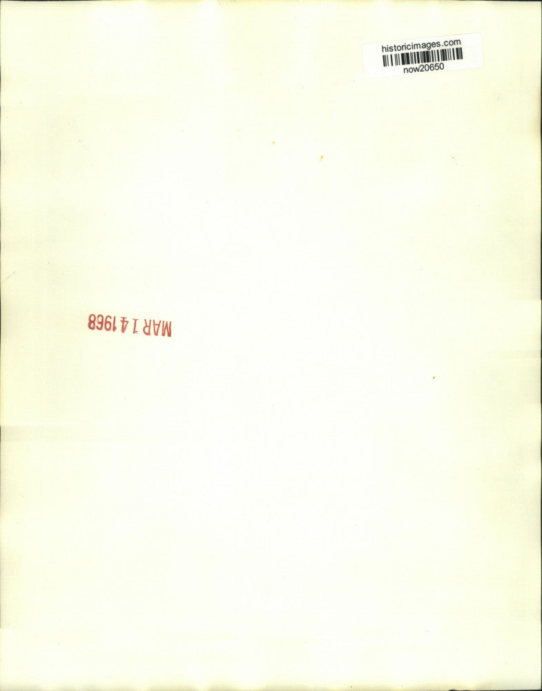 1968 Press Photo Senator Eugene McCarthy smiles at Manchester news conference