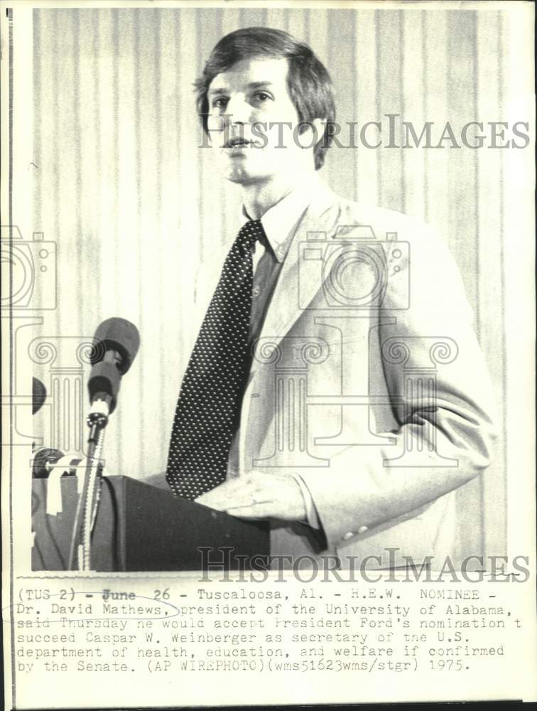 Load image into Gallery viewer, 1975 Press Photo Dr. David Mathews, nominated as HEW Secretary by President Ford

