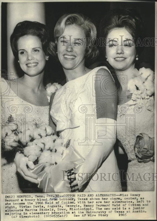 1965 Press Photo Nancy Bernard, Maid of Cotton 1966 with alternates in Memphis