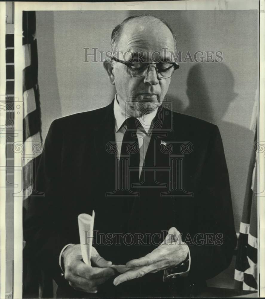 1970 Press Photo Lester Maddox in interview - now20744