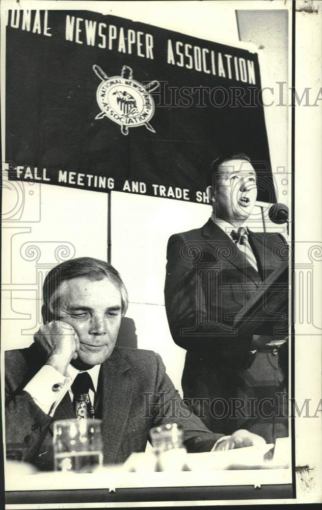 Load image into Gallery viewer, 1971 Press Photo Governor John McKeihen listens at National Newspaper luncheon.
