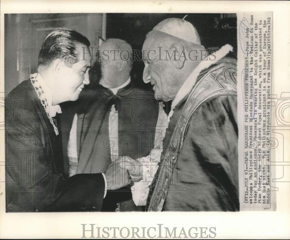 1962 Press Photo Pope John welcomes Philippine President Macapagal to Vatican