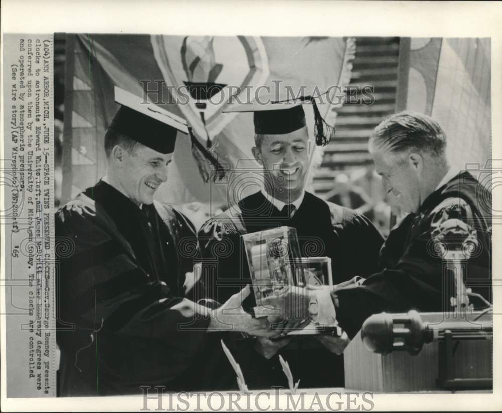 1965 Press Photo Governor Romney presents clocks to astronauts McDivitt an White